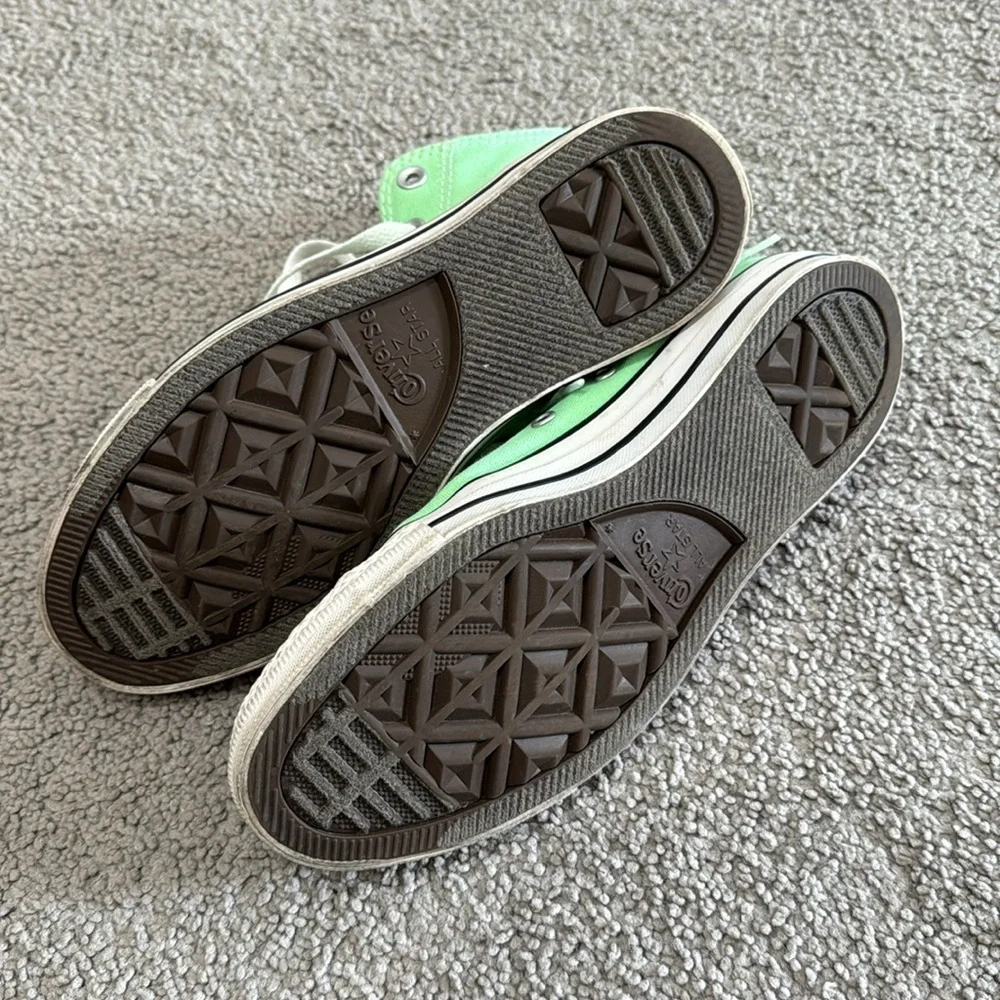 chuck taylor all star converse - women’s 7 in green. Like new condition - Picture 5 of 5